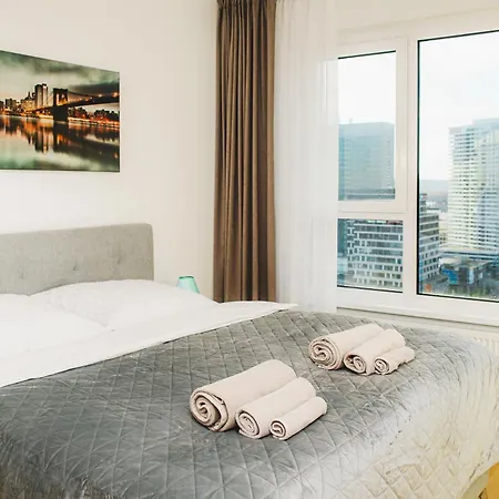 Sag 20th Floor Klingerka Castle View Free Parking Free Wifi Appartement